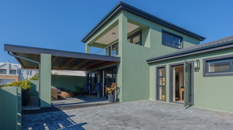 4 Bedroom Property for Sale in Struisbaai Western Cape